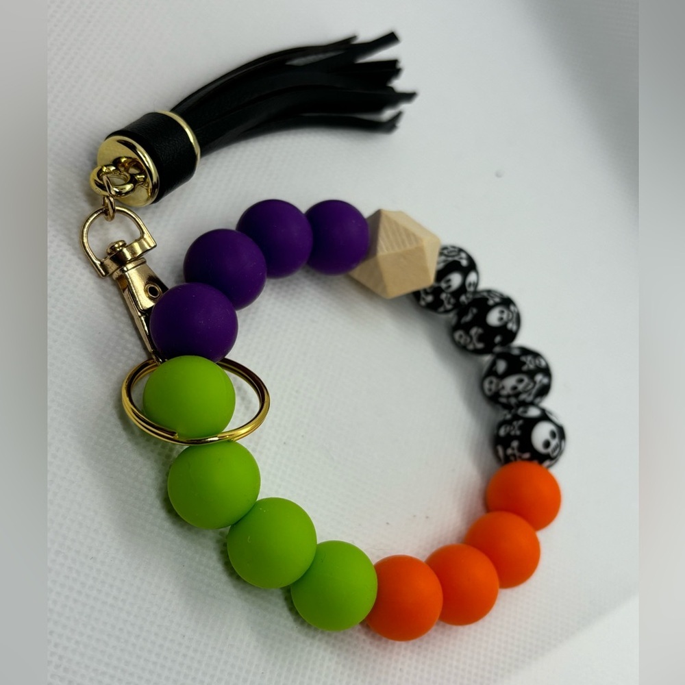 Handmade Bracelet Keychain with Tassel
Great gift and stocking stuffer!